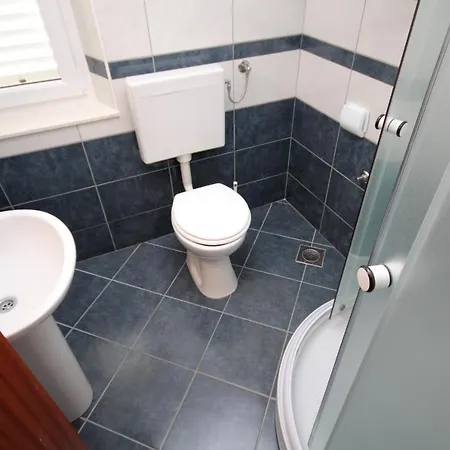 9236b * Λομπάρδα